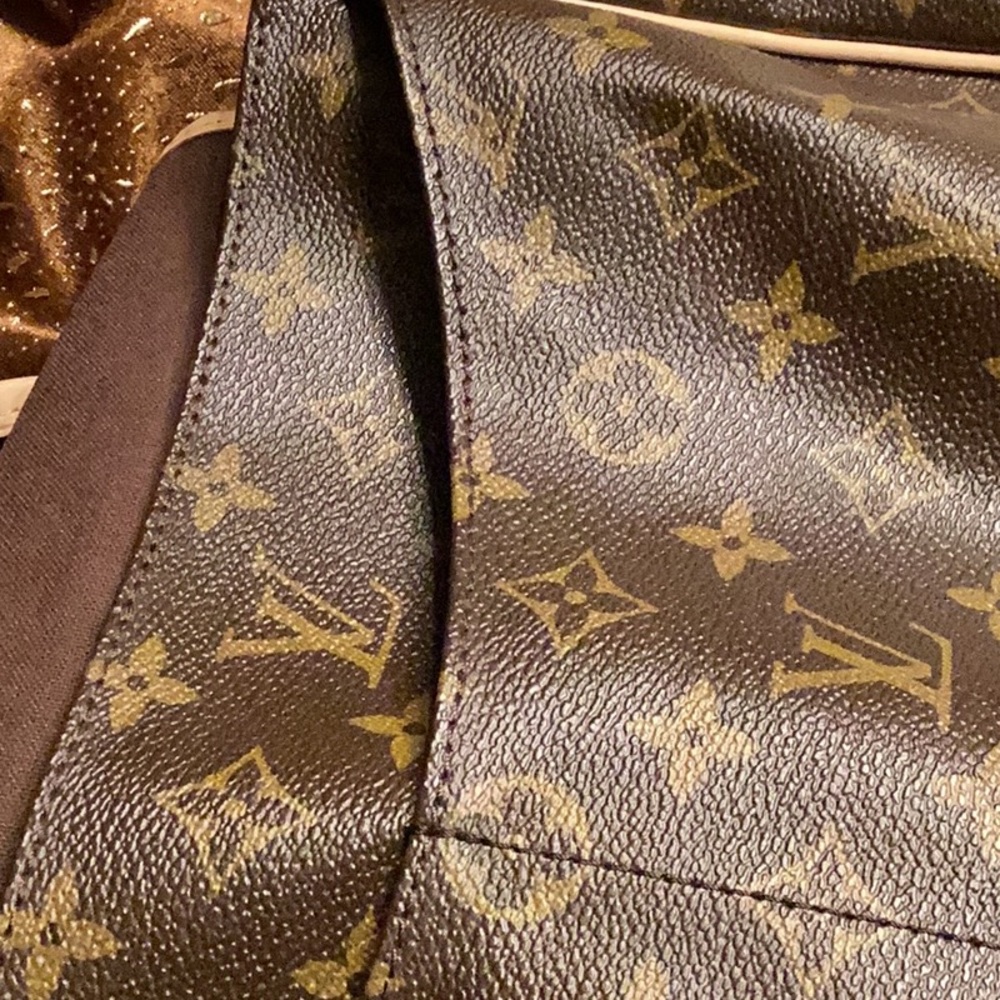 Louis Vuitton Monogram canvas Menilmontant MM - Picture 12 of 13